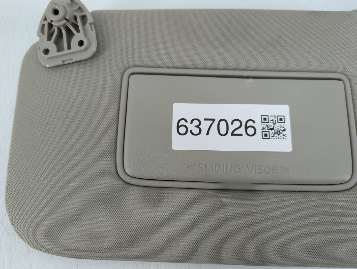 2018-2020 Nissan Rogue Sun Visor Shade Replacement Driver Left Mirror Fits Fits 2018 2019 2020 OEM Used Auto Parts - Oemused