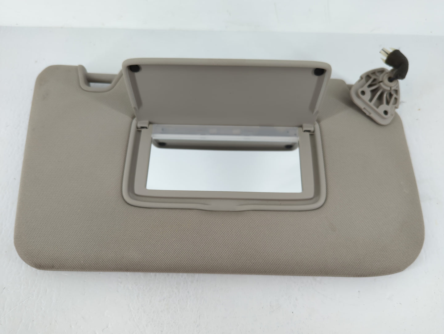 2018-2020 Nissan Rogue Sun Visor Shade Replacement Passenger Right Mirror Fits Fits 2018 2019 2020 OEM Used Auto Parts - Oem