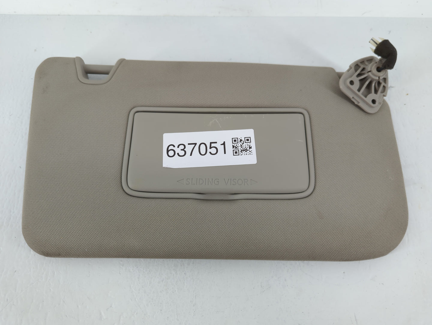 2018-2020 Nissan Rogue Sun Visor Shade Replacement Passenger Right Mirror Fits Fits 2018 2019 2020 OEM Used Auto Parts - Oem