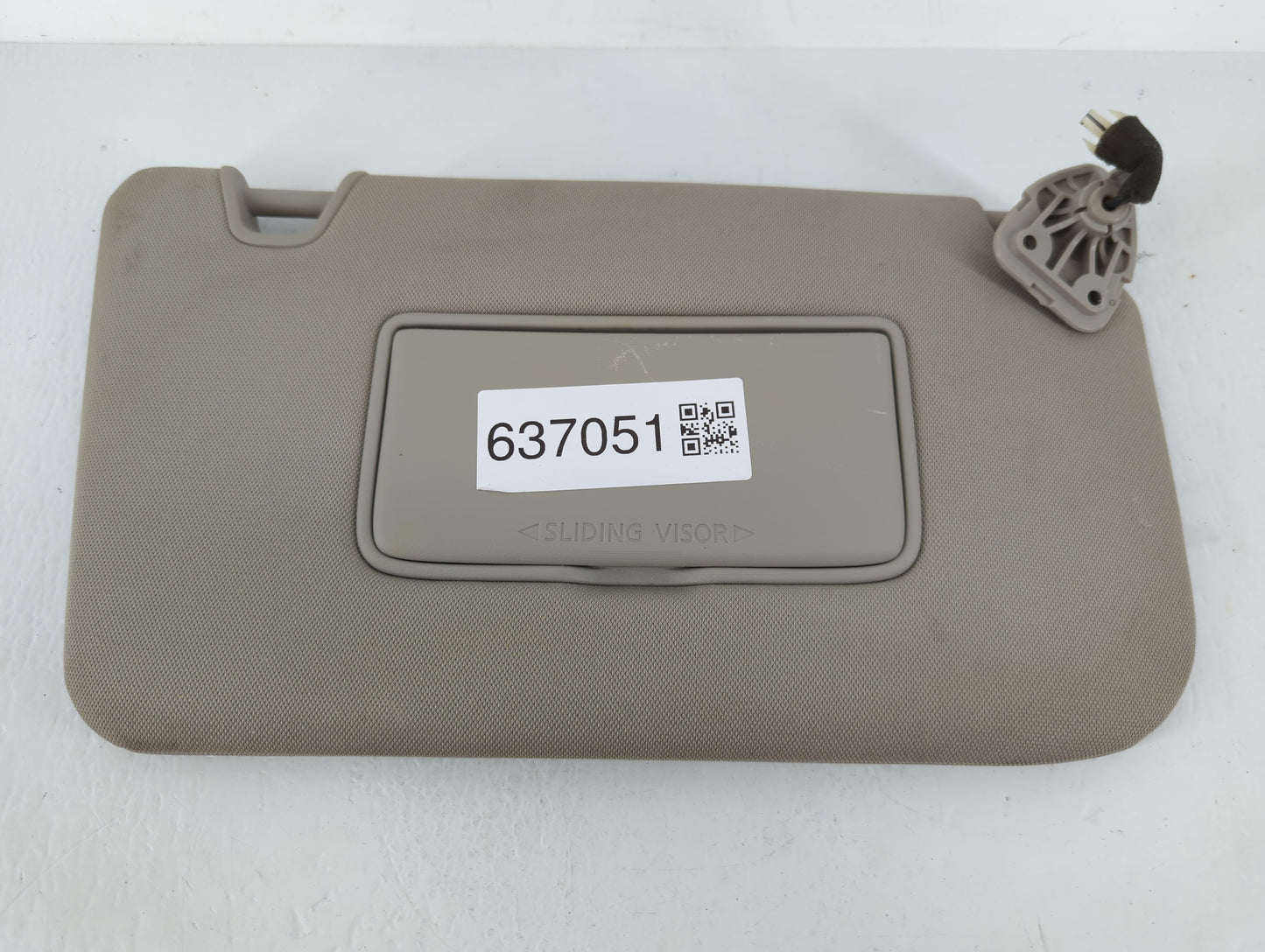 2018-2020 Nissan Rogue Sun Visor Shade Replacement Passenger Right Mirror Fits Fits 2018 2019 2020 OEM Used Auto Parts - Oem