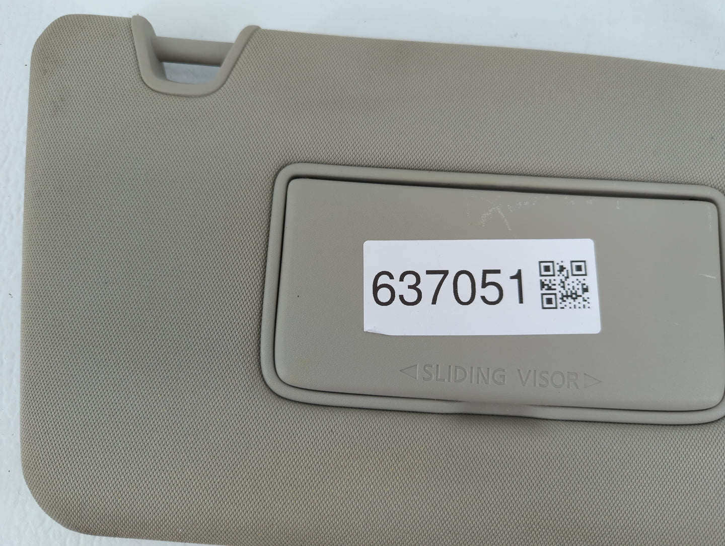 2018-2020 Nissan Rogue Sun Visor Shade Replacement Passenger Right Mirror Fits Fits 2018 2019 2020 OEM Used Auto Parts - Oem