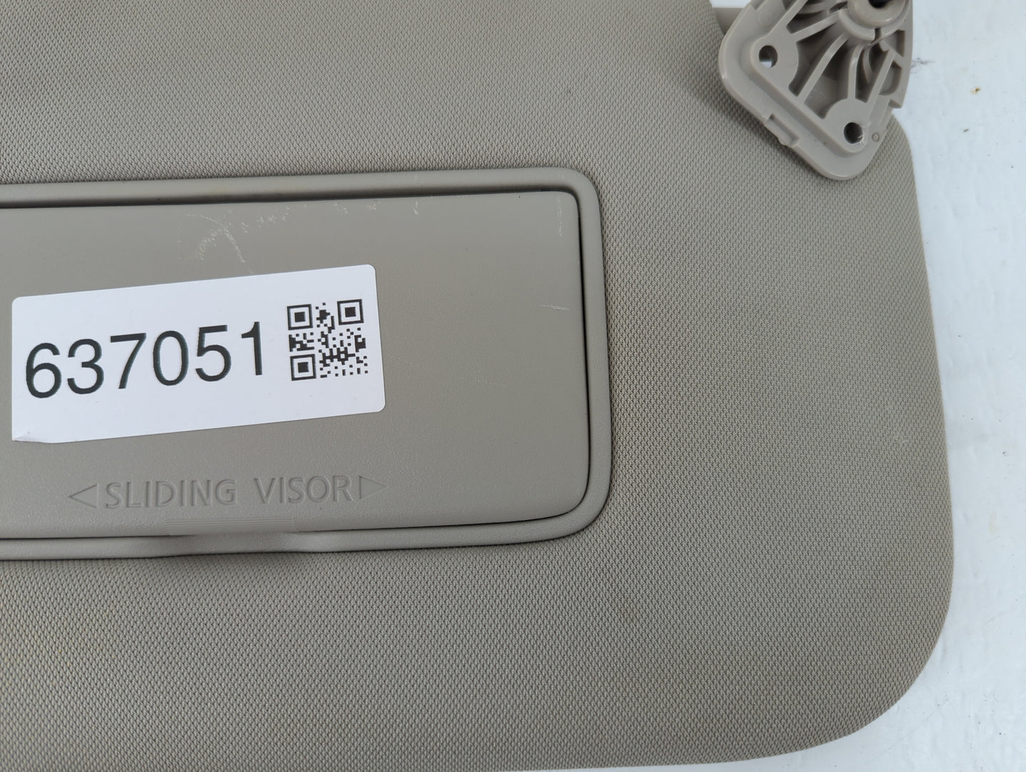 2018-2020 Nissan Rogue Sun Visor Shade Replacement Passenger Right Mirror Fits Fits 2018 2019 2020 OEM Used Auto Parts - Oem
