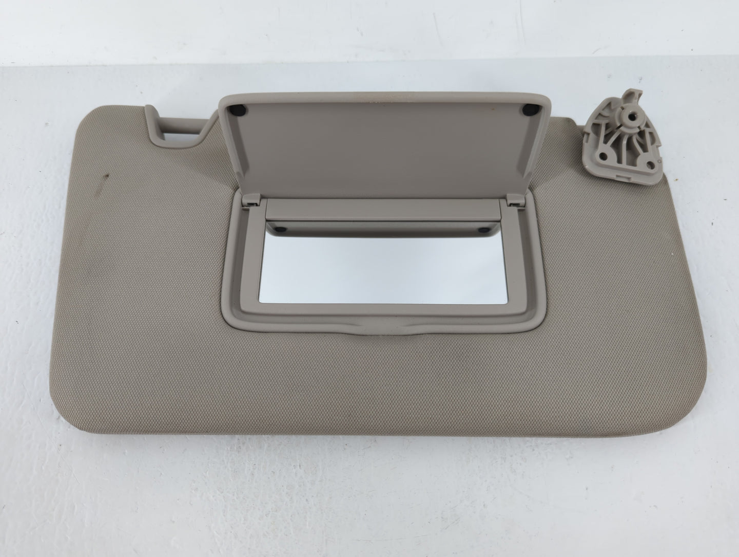 2018-2020 Nissan Rogue Sun Visor Shade Replacement Passenger Right Mirror Fits Fits 2018 2019 2020 OEM Used Auto Parts - Oem