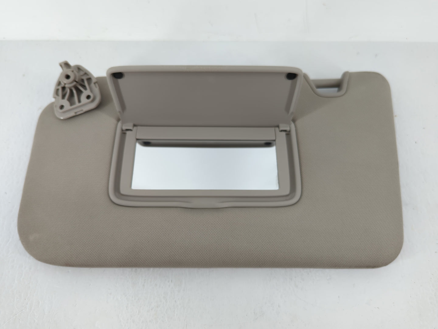 2018-2020 Nissan Rogue Sun Visor Shade Replacement Driver Left Mirror Fits Fits 2018 2019 2020 OEM Used Auto Parts - Oemused