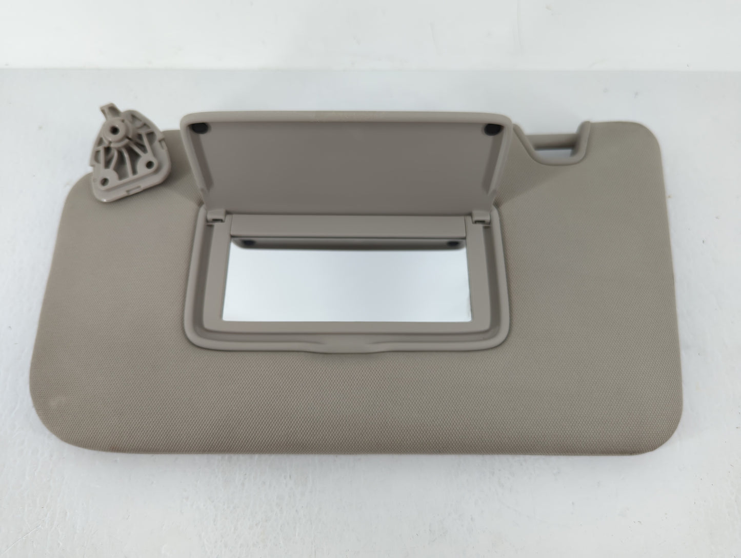2018-2020 Nissan Rogue Sun Visor Shade Replacement Driver Left Mirror Fits Fits 2018 2019 2020 OEM Used Auto Parts - Oemused