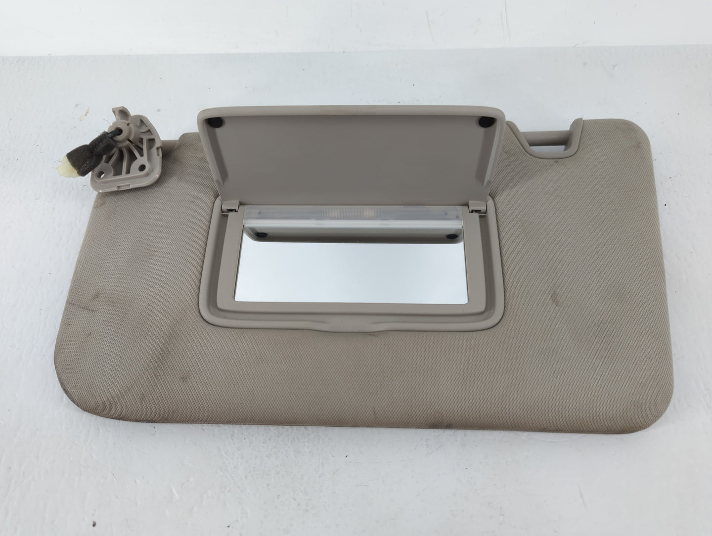 2018-2020 Nissan Rogue Sun Visor Shade Replacement Driver Left Mirror Fits Fits 2018 2019 2020 OEM Used Auto Parts - Oemused