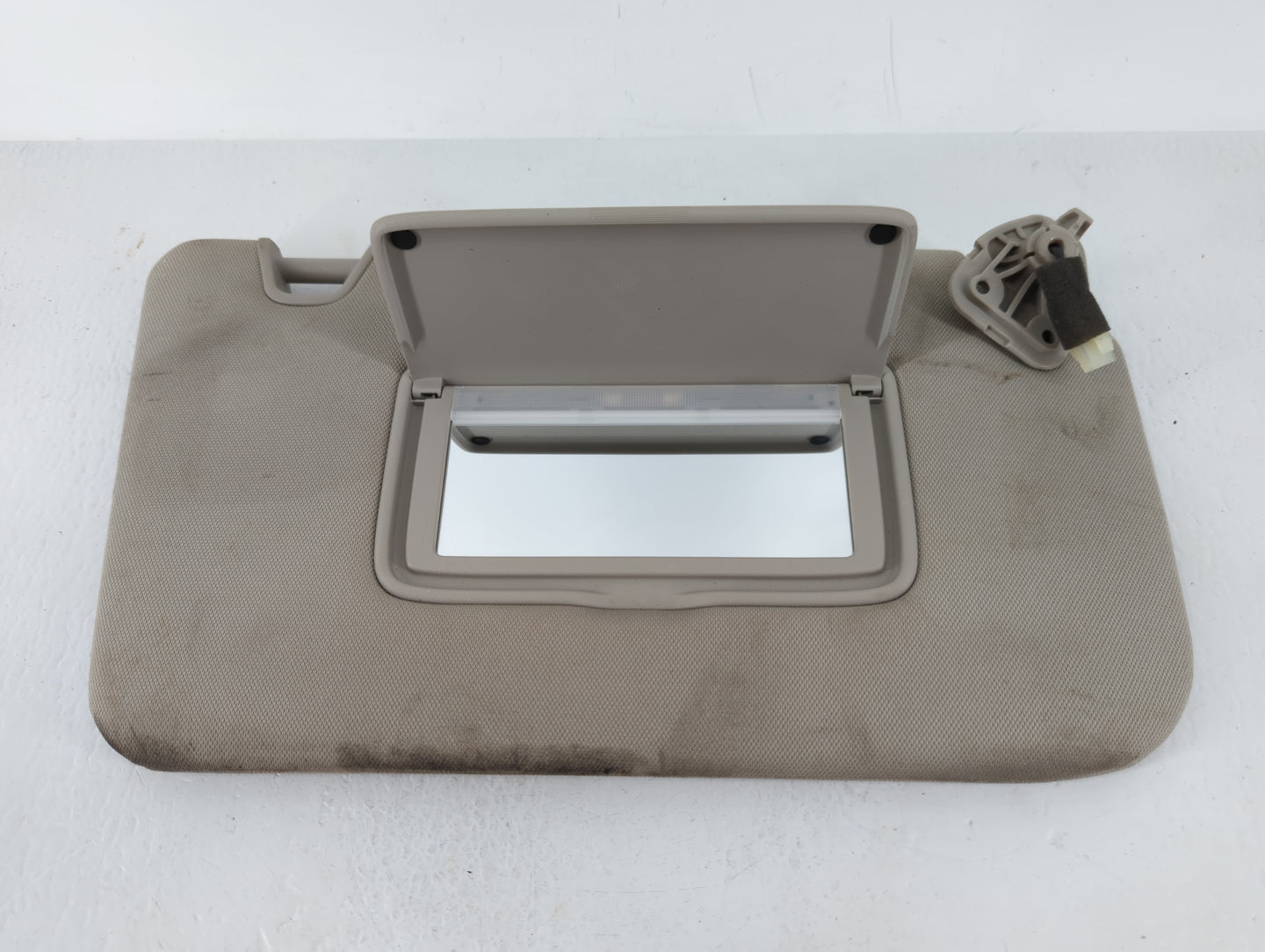 2018-2020 Nissan Rogue Sun Visor Shade Replacement Passenger Right Mirror Fits Fits 2018 2019 2020 OEM Used Auto Parts - Oem