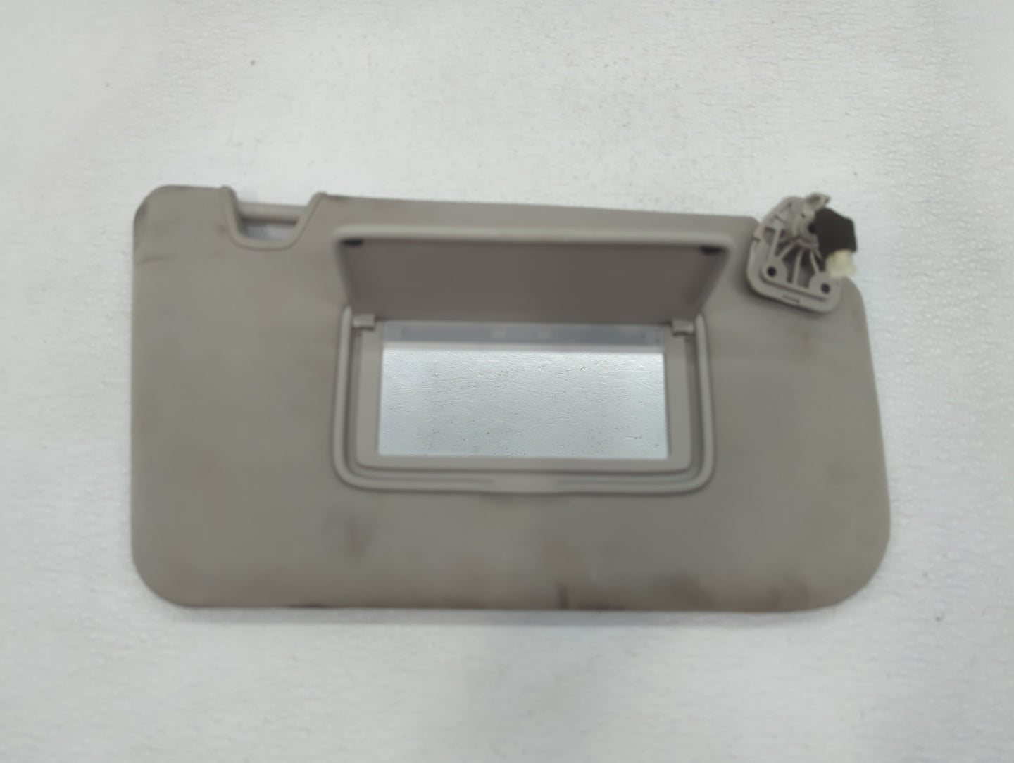 2018-2020 Nissan Rogue Sun Visor Shade Replacement Passenger Right Mirror Fits Fits 2018 2019 2020 OEM Used Auto Parts - Oem