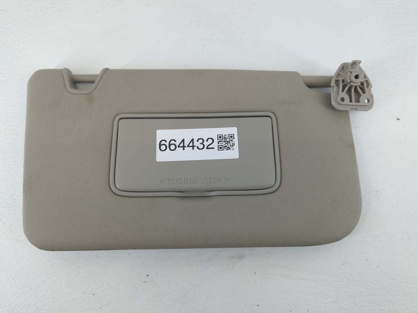 2018-2020 Nissan Rogue Sun Visor Shade Replacement Passenger Right Mirror Fits Fits 2018 2019 2020 OEM Used Auto Parts - Oem
