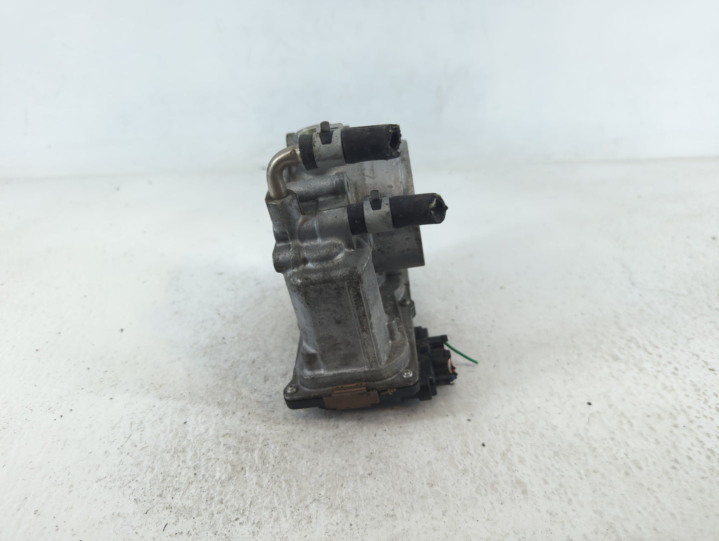 2014-2020 Nissan Rogue Throttle Body P/N:3TA60-01 C Fits Fits 2013 2014 2015 2016 2017 2018 2019 2020 OEM Used Auto Parts - 
