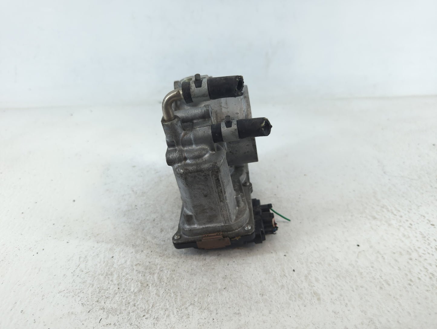 2014-2020 Nissan Rogue Throttle Body P/N:3TA60-01 C Fits Fits 2013 2014 2015 2016 2017 2018 2019 2020 OEM Used Auto Parts - 