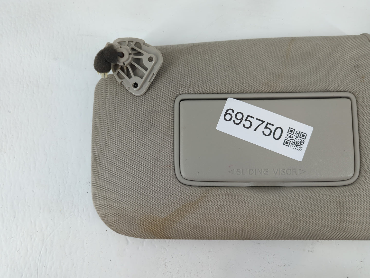 2018-2020 Nissan Rogue Sun Visor Shade Replacement Driver Left Mirror Fits Fits 2018 2019 2020 OEM Used Auto Parts - Oemused