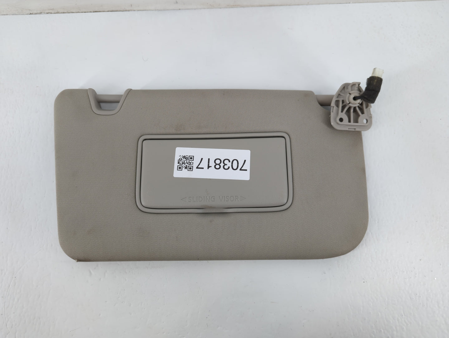 2018-2020 Nissan Rogue Sun Visor Shade Replacement Passenger Right Mirror Fits Fits 2018 2019 2020 OEM Used Auto Parts - Oem