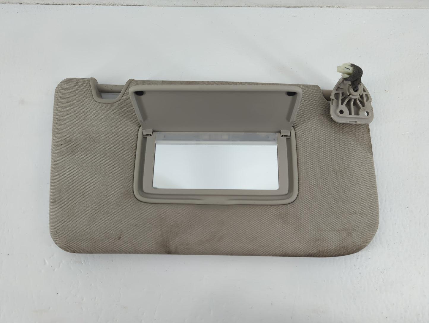 2018-2020 Nissan Rogue Sun Visor Shade Replacement Passenger Right Mirror Fits Fits 2018 2019 2020 OEM Used Auto Parts - Oem