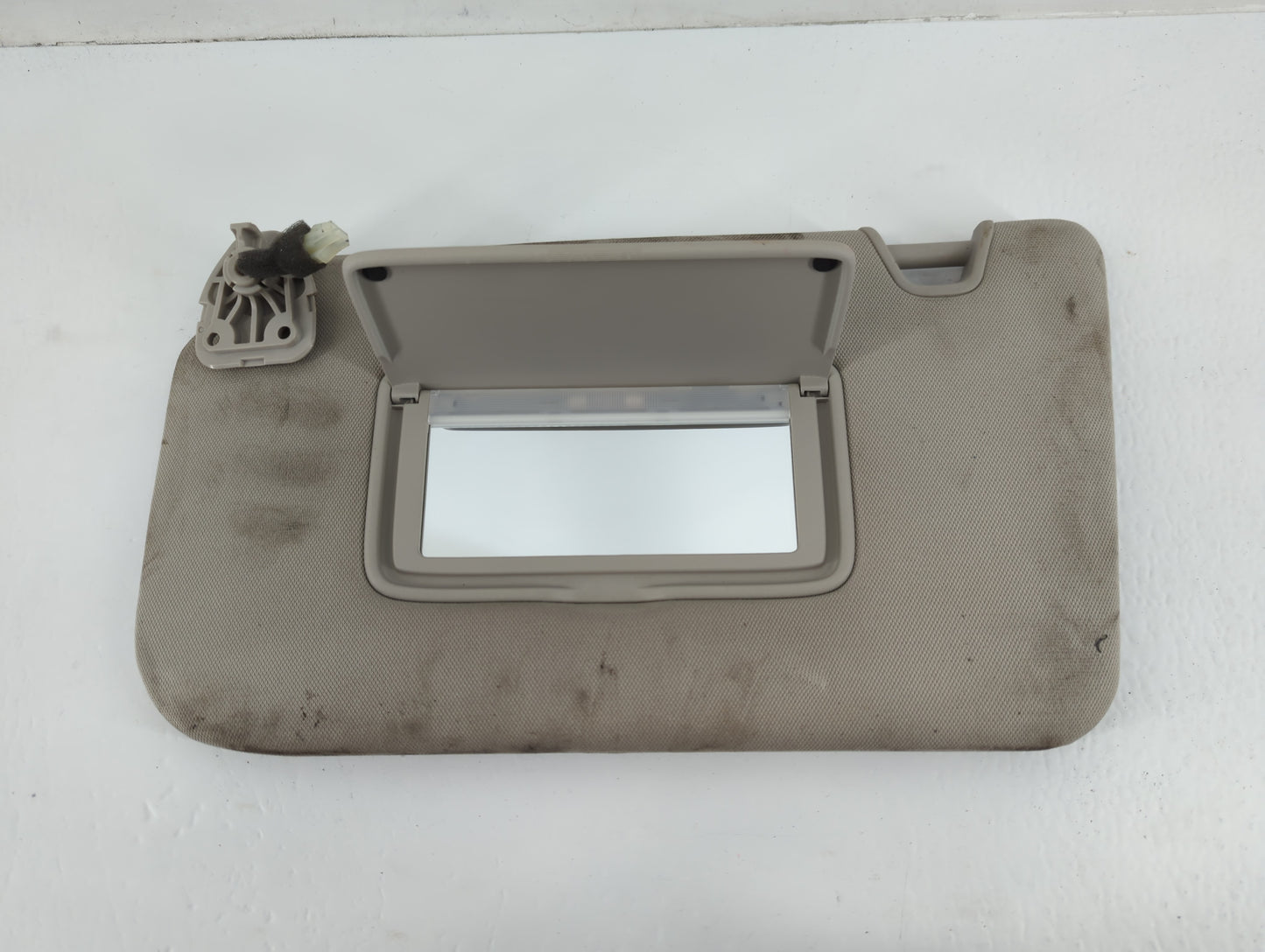 2018-2020 Nissan Rogue Sun Visor Shade Replacement Driver Left Mirror Fits Fits 2018 2019 2020 OEM Used Auto Parts - Oemused