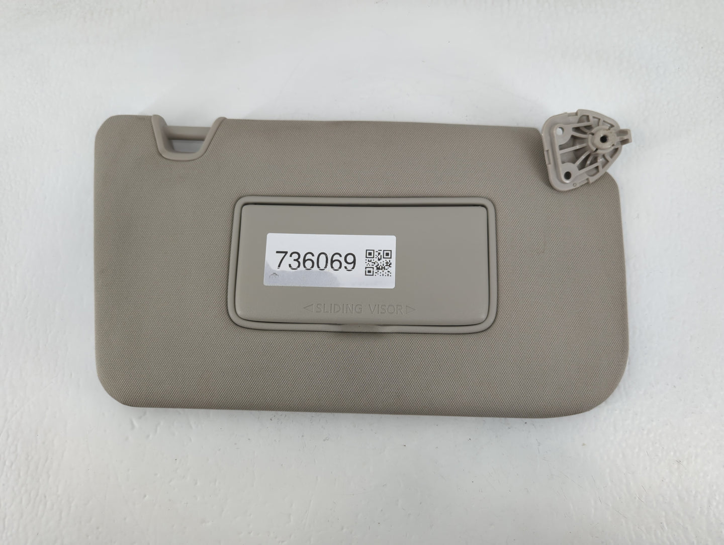 2018-2020 Nissan Rogue Sun Visor Shade Replacement Passenger Right Mirror Fits Fits 2018 2019 2020 OEM Used Auto Parts - Oem