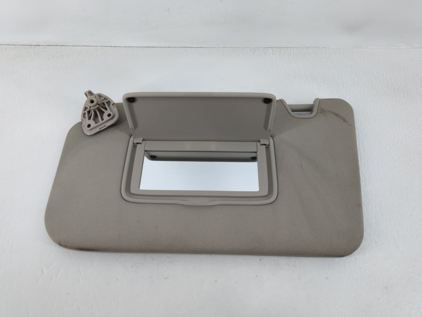 2018-2020 Nissan Rogue Sun Visor Shade Replacement Driver Left Mirror Fits Fits 2018 2019 2020 OEM Used Auto Parts - Oemused