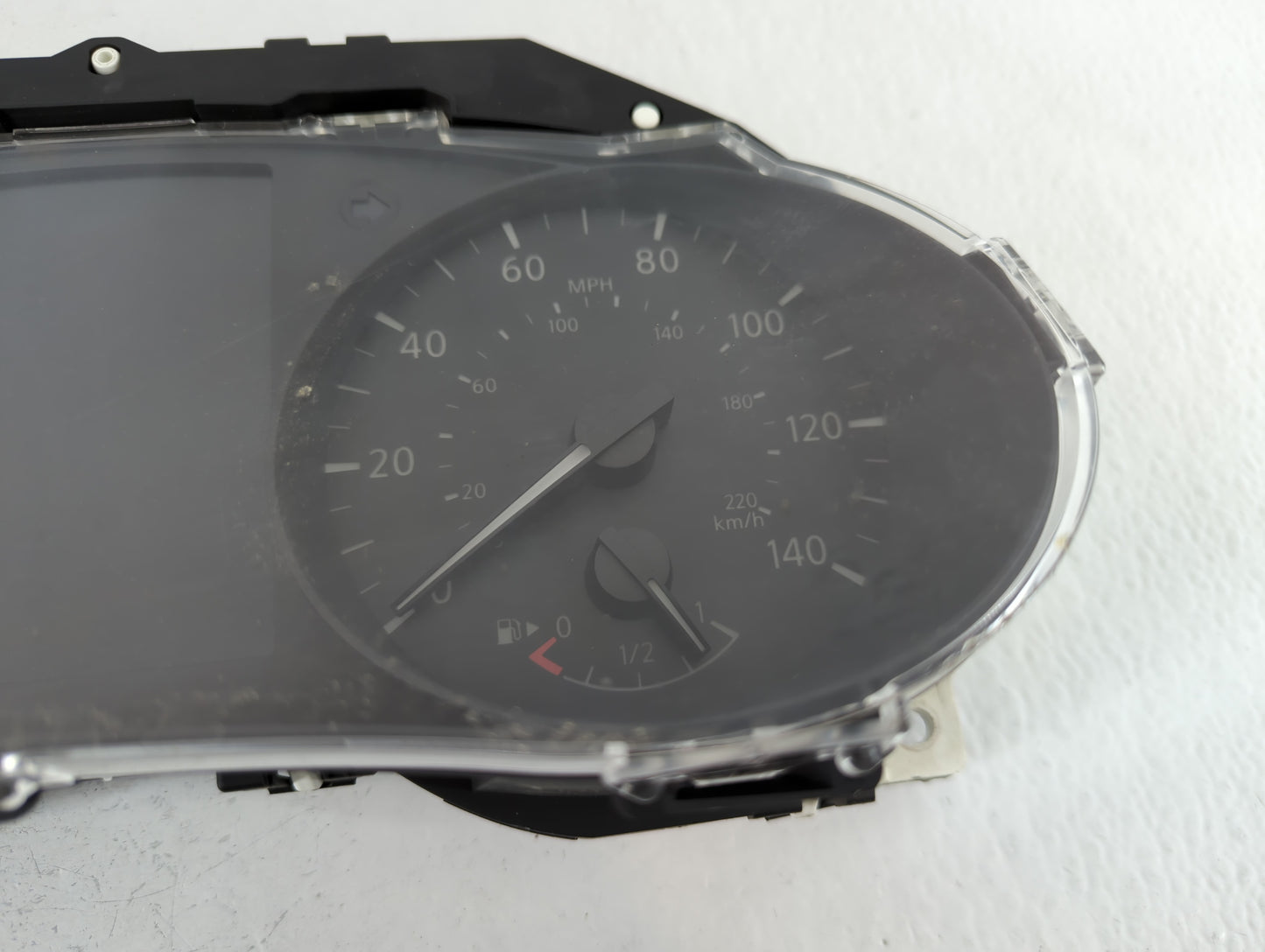 2019-2020 Nissan Rogue Instrument Cluster Speedometer Gauges P/N:5HT0A/49WB Fits Fits 2019 2020 OEM Used Auto Parts - Oemuse