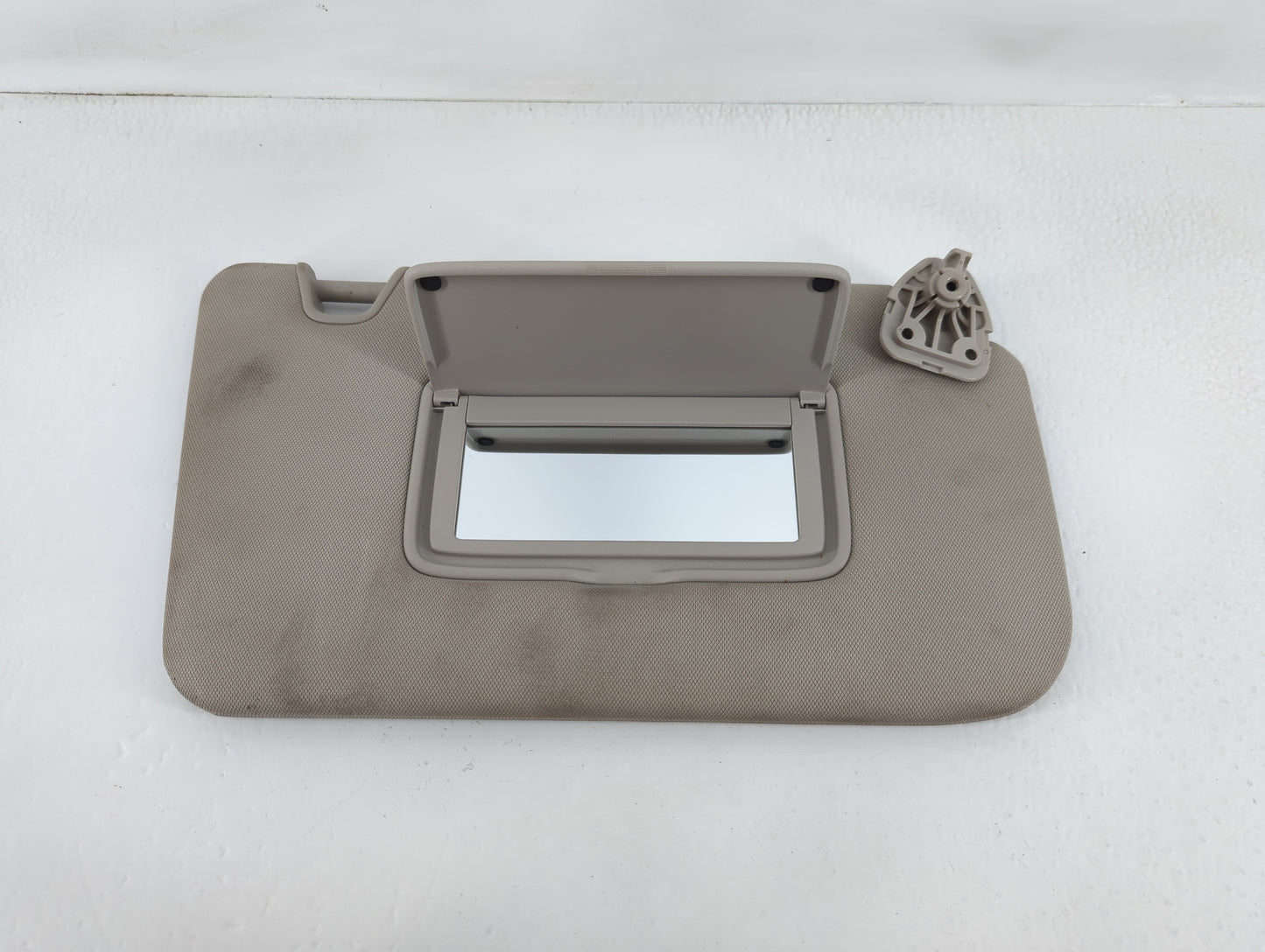2018-2020 Nissan Rogue Sun Visor Shade Replacement Passenger Right Mirror Fits Fits 2018 2019 2020 OEM Used Auto Parts - Oem