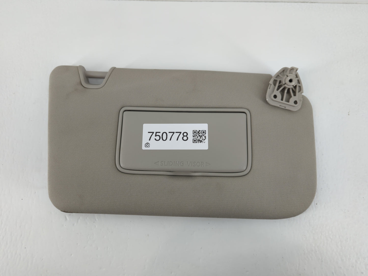 2018-2020 Nissan Rogue Sun Visor Shade Replacement Passenger Right Mirror Fits Fits 2018 2019 2020 OEM Used Auto Parts - Oem