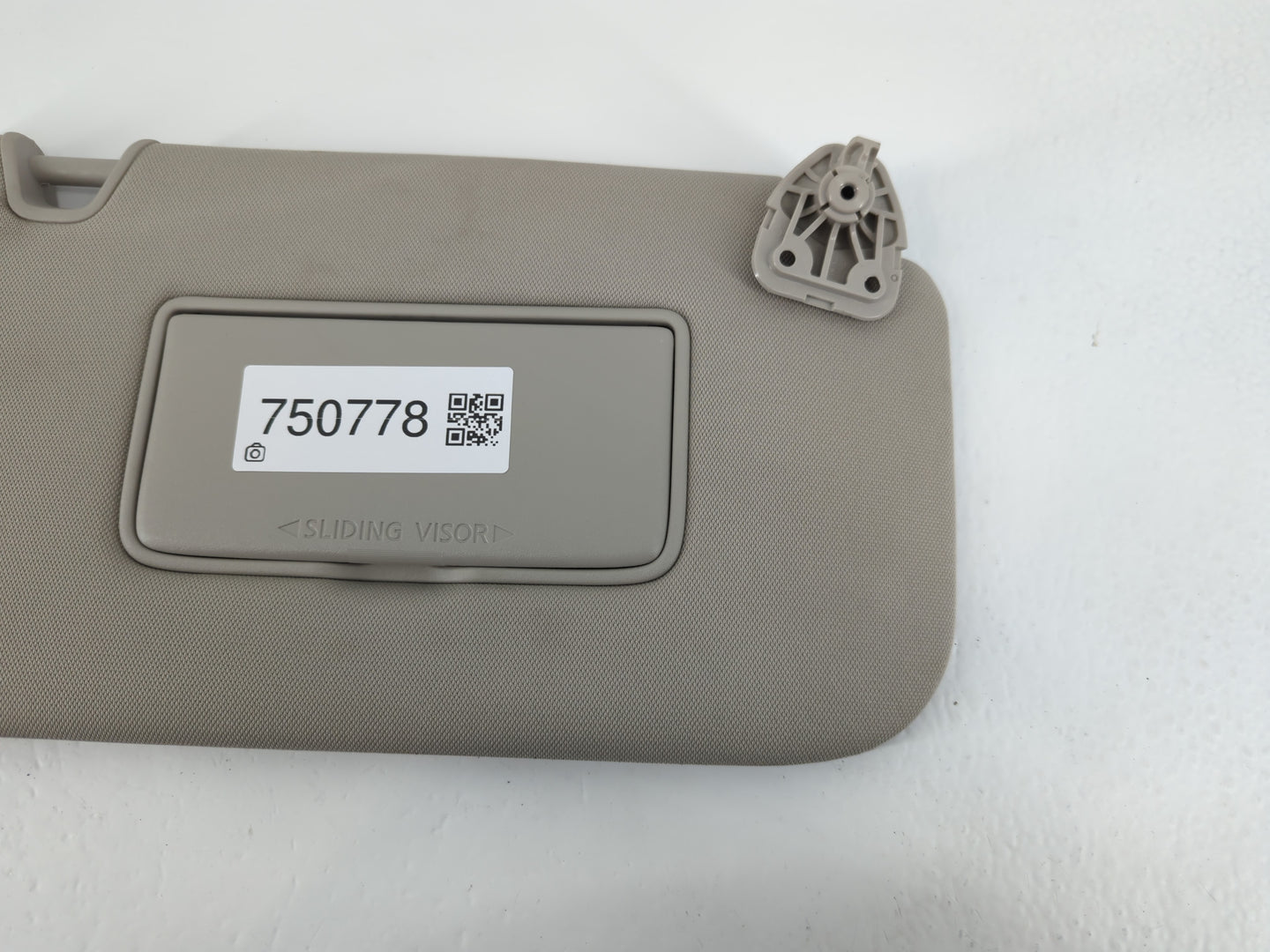 2018-2020 Nissan Rogue Sun Visor Shade Replacement Passenger Right Mirror Fits Fits 2018 2019 2020 OEM Used Auto Parts - Oem