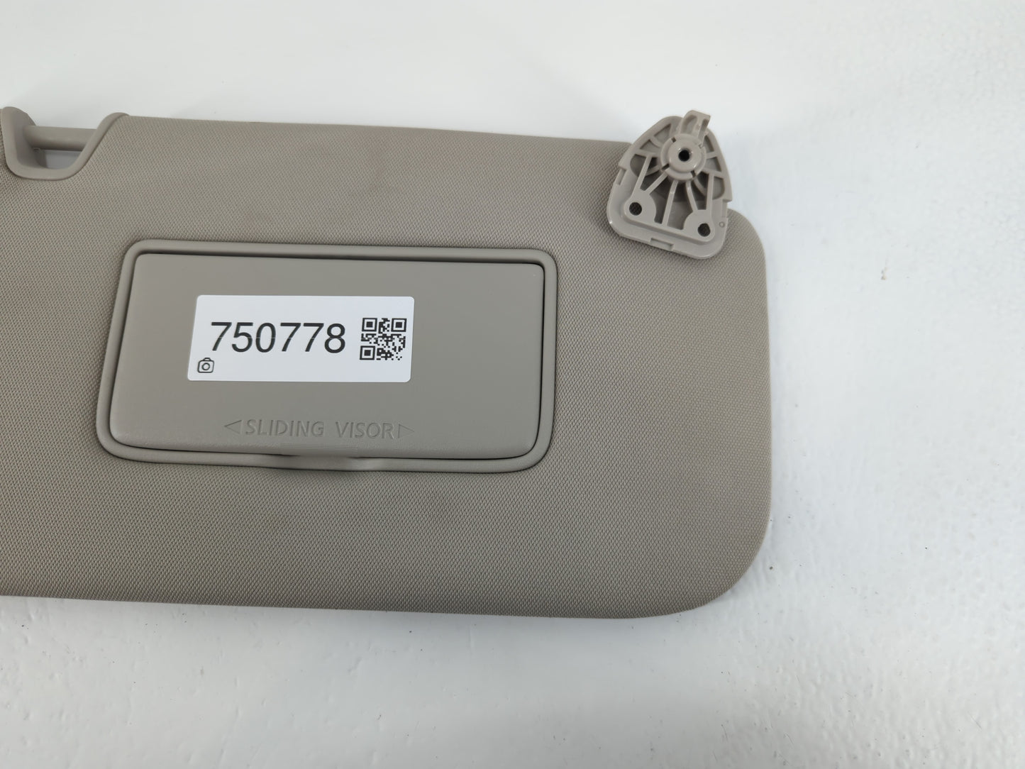 2018-2020 Nissan Rogue Sun Visor Shade Replacement Passenger Right Mirror Fits Fits 2018 2019 2020 OEM Used Auto Parts - Oem