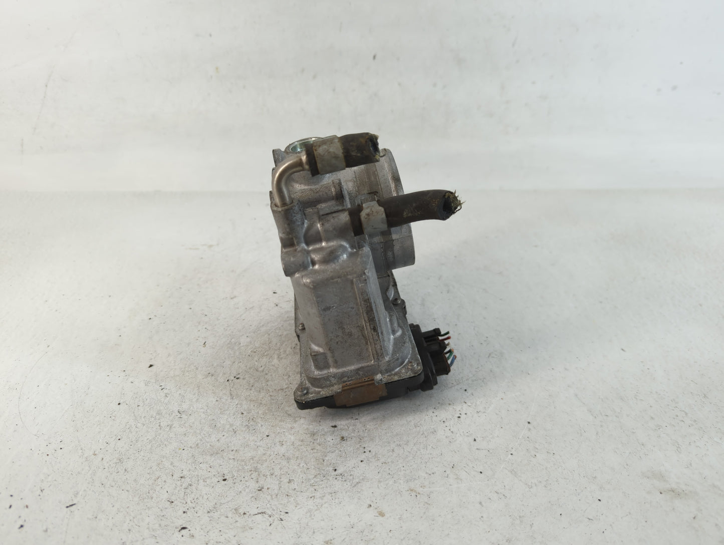 2014-2020 Nissan Rogue Throttle Body P/N:3TA60-01 C Fits Fits 2013 2014 2015 2016 2017 2018 2019 2020 OEM Used Auto Parts - 
