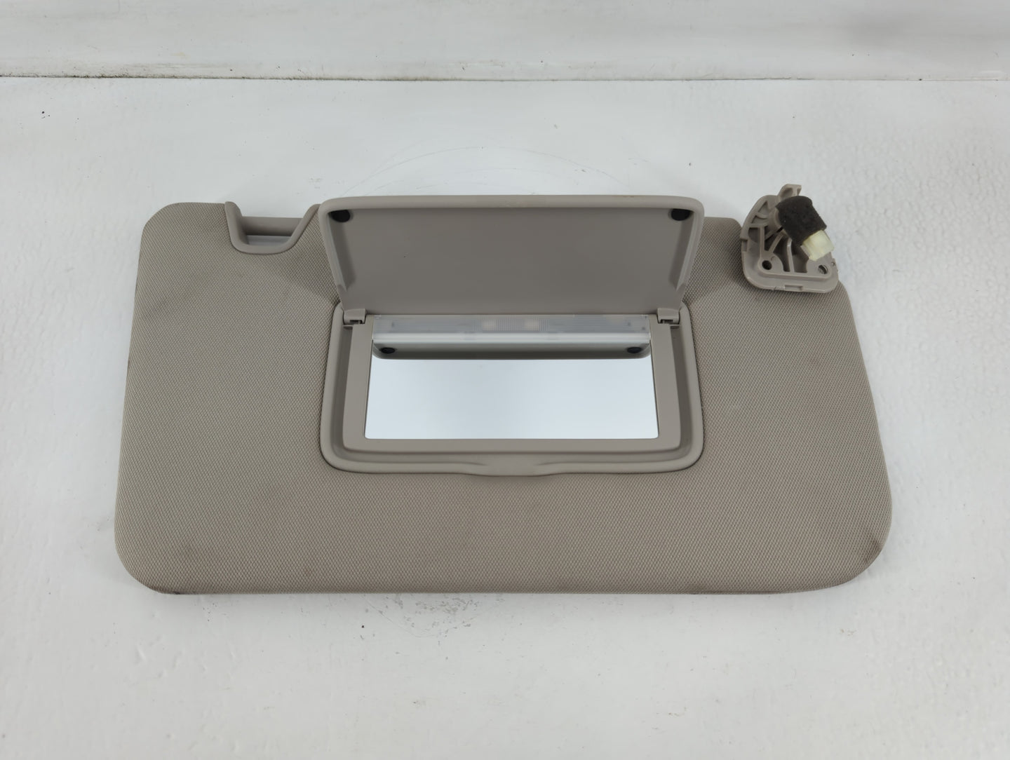 2018-2020 Nissan Rogue Sun Visor Shade Replacement Passenger Right Mirror Fits Fits 2018 2019 2020 OEM Used Auto Parts - Oem