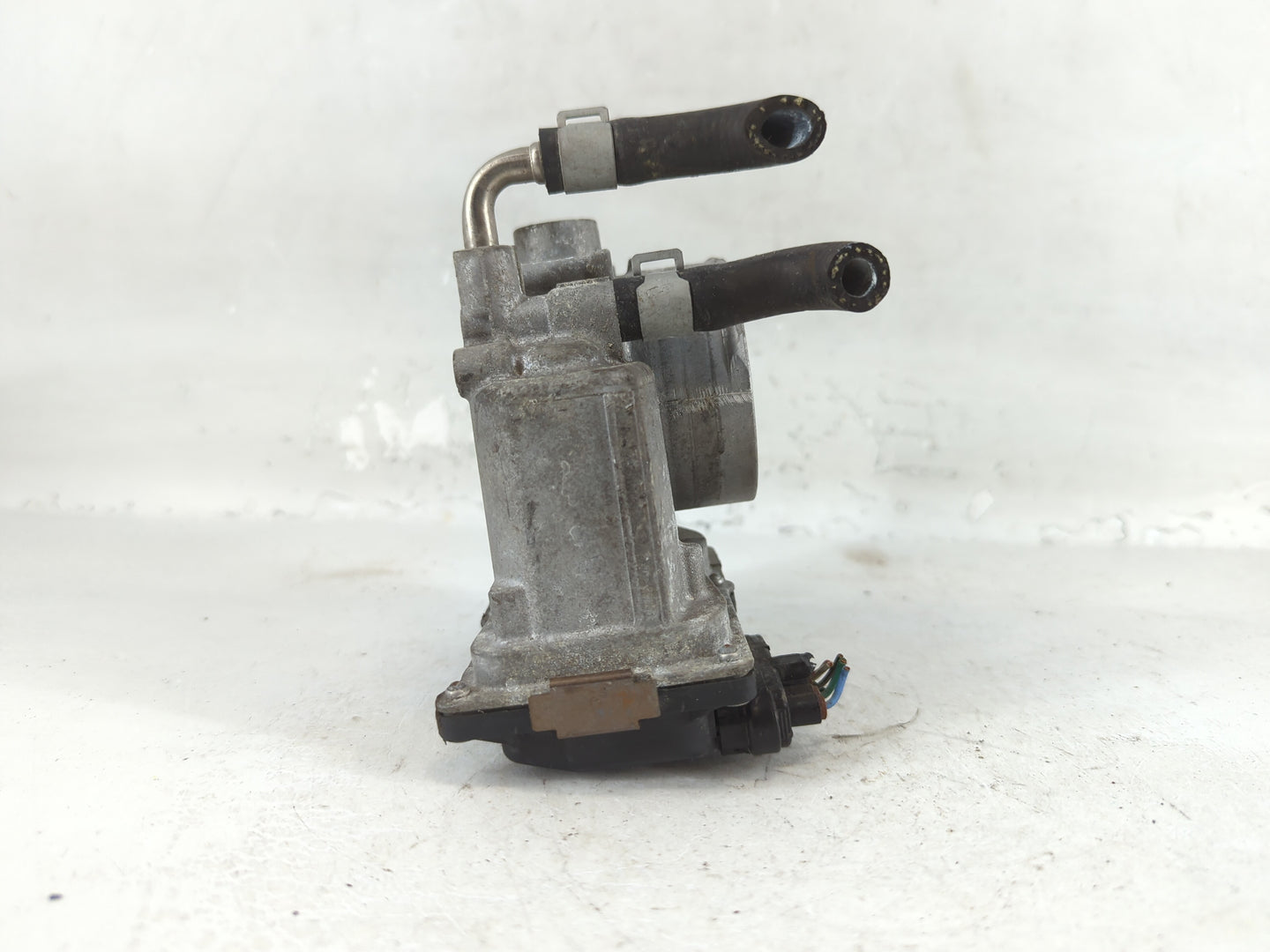 2014-2020 Nissan Rogue Throttle Body P/N:3TA60-01 C Fits Fits 2013 2014 2015 2016 2017 2018 2019 2020 OEM Used Auto Parts - 