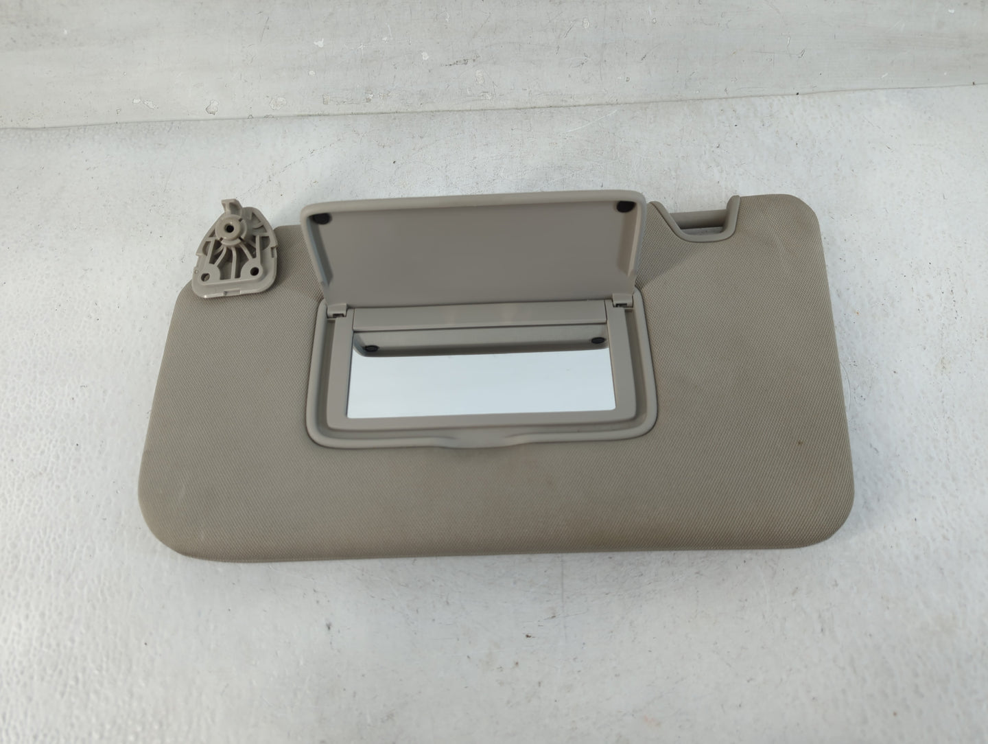 2018-2020 Nissan Rogue Sun Visor Shade Replacement Driver Left Mirror Fits Fits 2018 2019 2020 OEM Used Auto Parts - Oemused