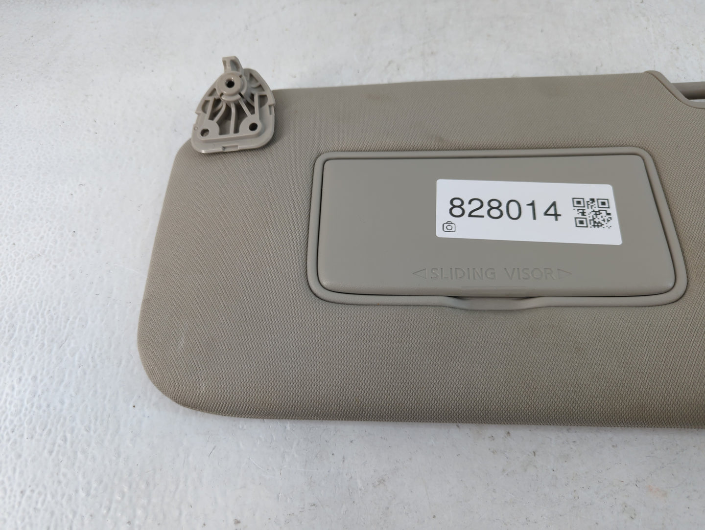 2018-2020 Nissan Rogue Sun Visor Shade Replacement Driver Left Mirror Fits Fits 2018 2019 2020 OEM Used Auto Parts - Oemused