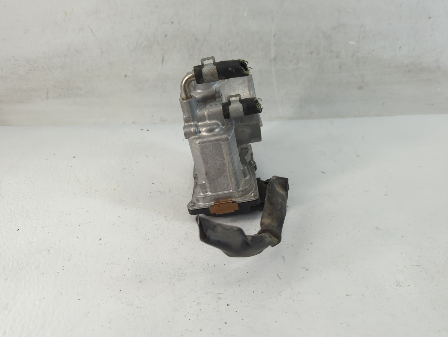2014-2020 Nissan Rogue Throttle Body P/N:3TA60-01 C Fits Fits 2013 2014 2015 2016 2017 2018 2019 2020 OEM Used Auto Parts - 