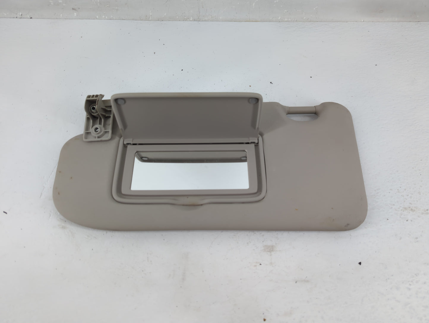 2019-2022 Nissan Rogue Sport Sun Visor Shade Replacement Driver Left Mirror Fits Fits 2019 2020 2021 2022 OEM Used Auto Part