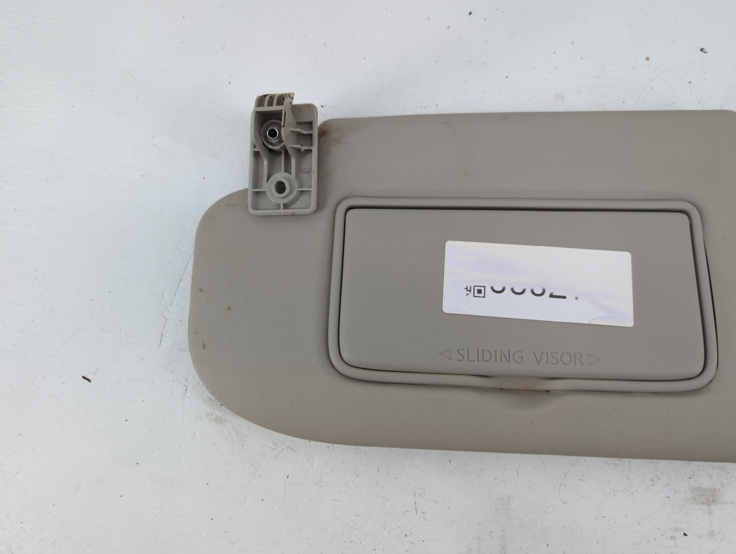 2019-2022 Nissan Rogue Sport Sun Visor Shade Replacement Driver Left Mirror Fits Fits 2019 2020 2021 2022 OEM Used Auto Part