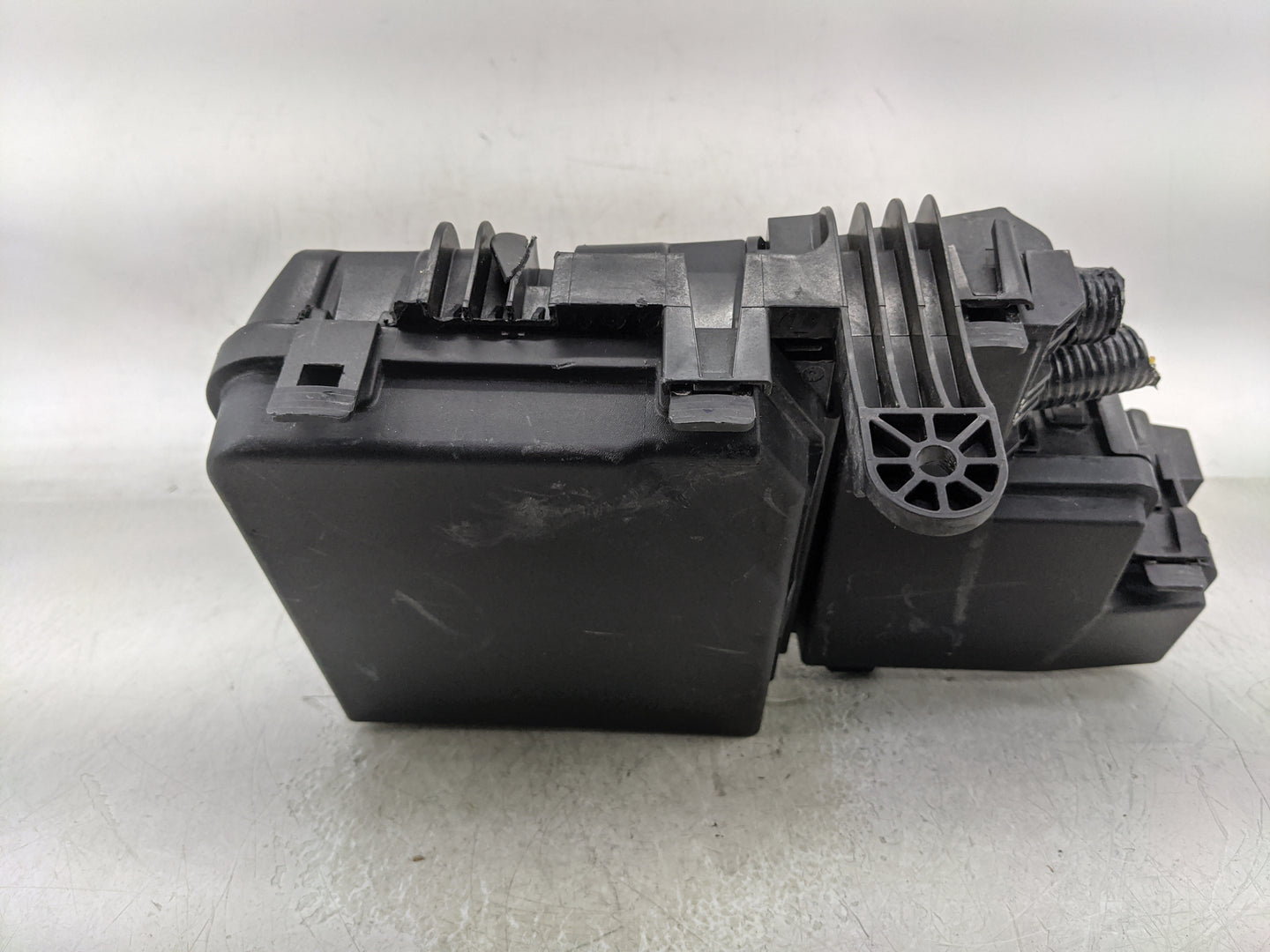 2017-2022 Nissan Rogue Sport Fusebox Fuse Box Panel Relay Module Fits Fits 2017 2018 2019 2020 2021 2022 OEM Used Auto Parts