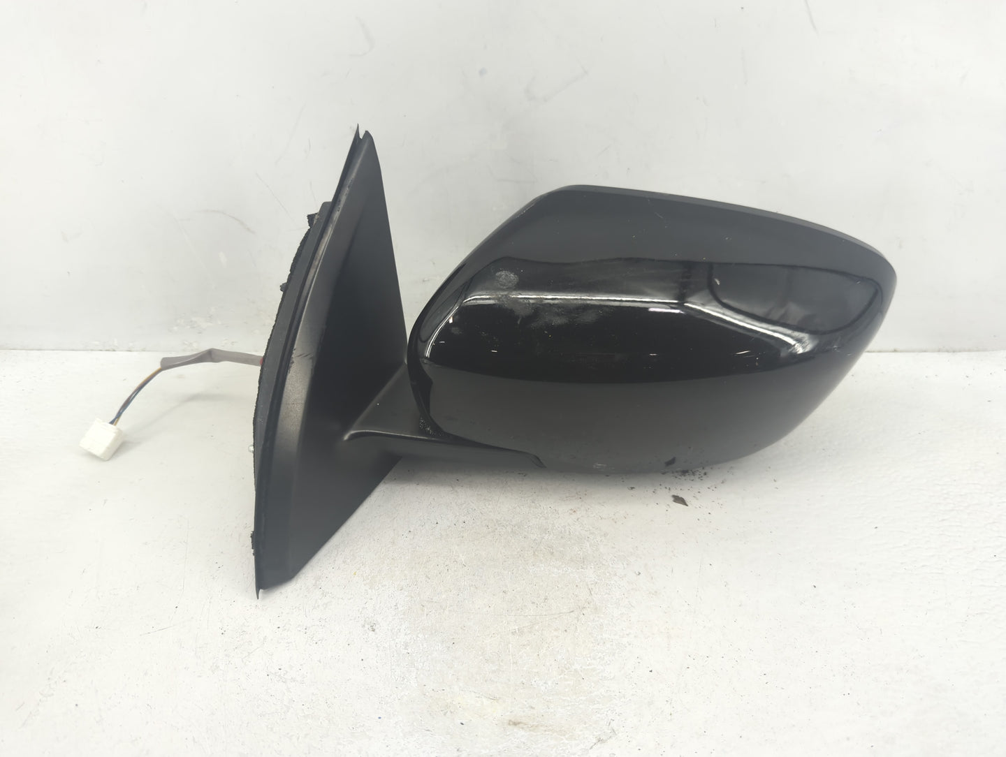 2017-2022 Nissan Rogue Sport Driver Side View Mirror - Left Door Mirror OEM Used - Oemusedautoparts1.com