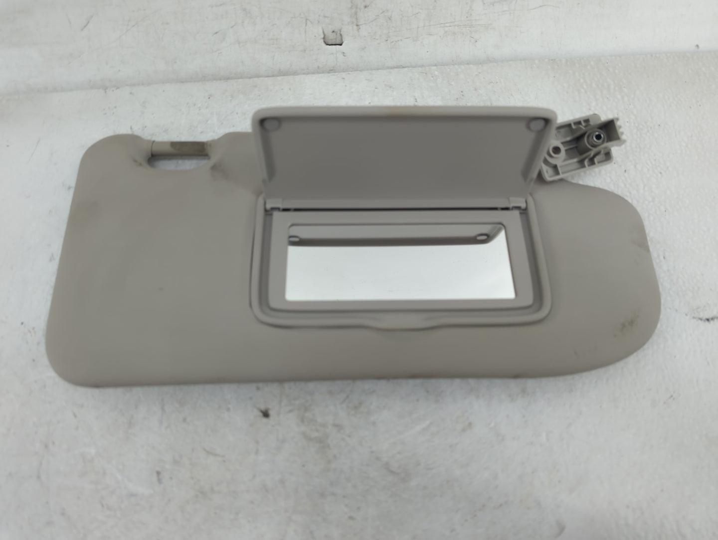 2019-2022 Nissan Rogue Sport Sun Visor Shade Replacement Passenger Right Mirror Fits Fits 2019 2020 2021 2022 OEM Used Auto 