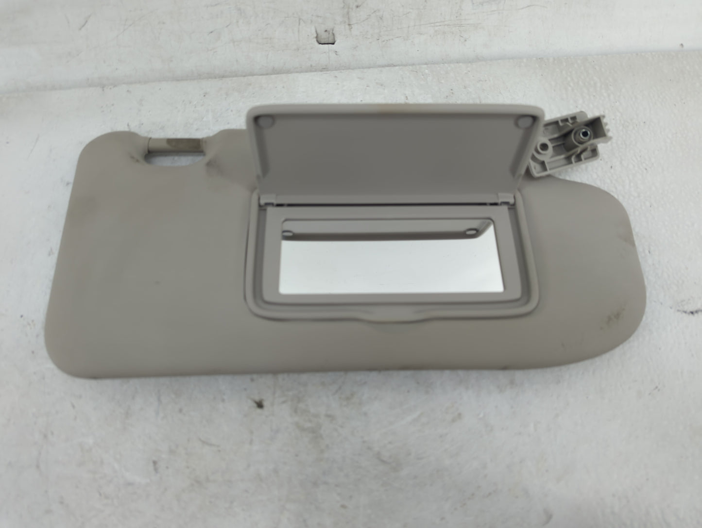 2019-2022 Nissan Rogue Sport Sun Visor Shade Replacement Passenger Right Mirror Fits Fits 2019 2020 2021 2022 OEM Used Auto 
