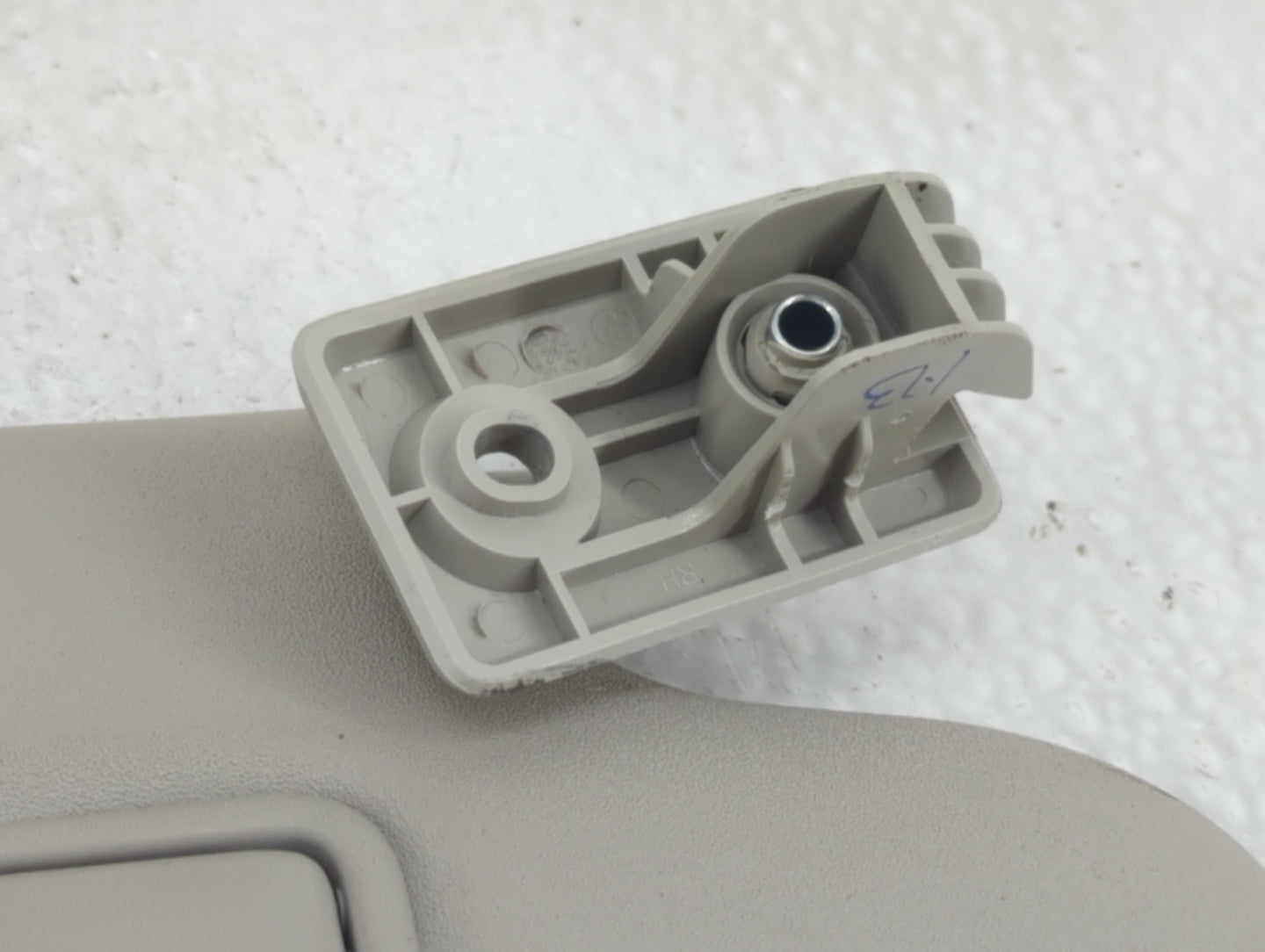 2019-2022 Nissan Rogue Sport Sun Visor Shade Replacement Passenger Right Mirror Fits Fits 2019 2020 2021 2022 OEM Used Auto 