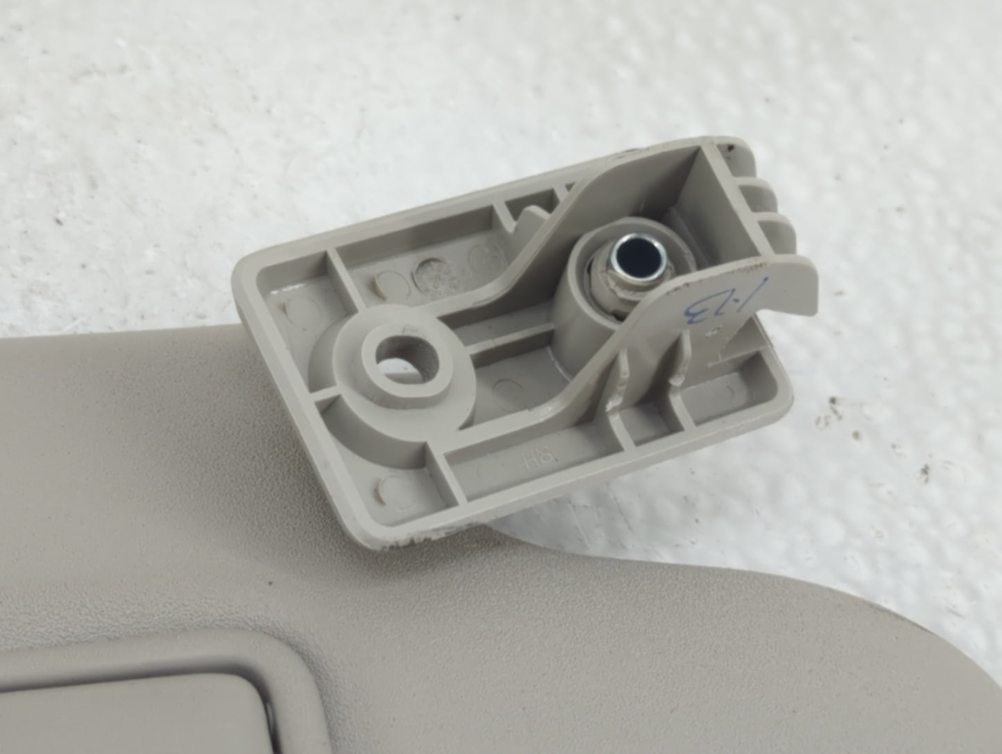 2019-2022 Nissan Rogue Sport Sun Visor Shade Replacement Passenger Right Mirror Fits Fits 2019 2020 2021 2022 OEM Used Auto 