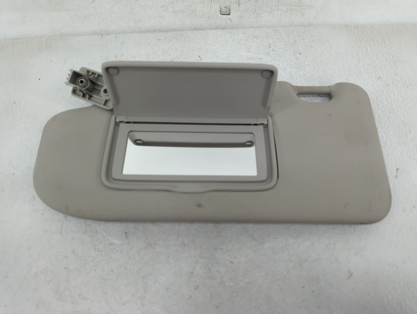 2019-2022 Nissan Rogue Sport Sun Visor Shade Replacement Driver Left Mirror Fits Fits 2019 2020 2021 2022 OEM Used Auto Part