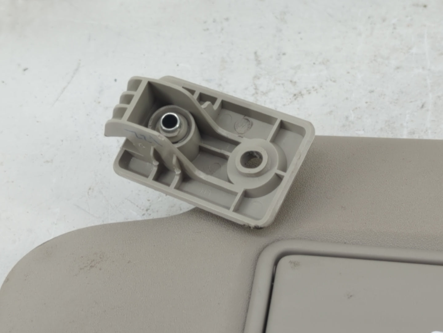 2019-2022 Nissan Rogue Sport Sun Visor Shade Replacement Driver Left Mirror Fits Fits 2019 2020 2021 2022 OEM Used Auto Part
