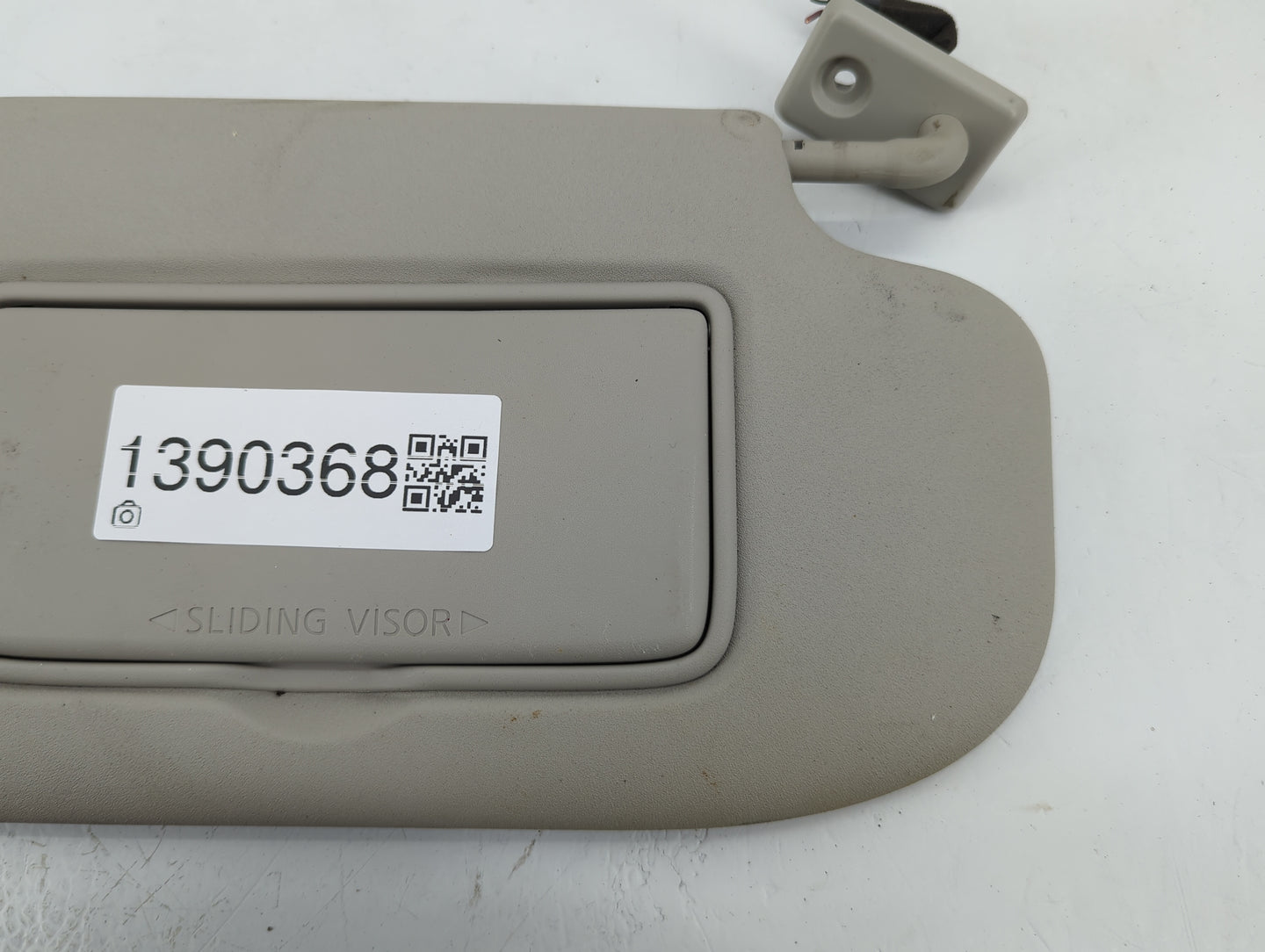 2019-2022 Nissan Rogue Sport Sun Visor Shade Replacement Passenger Right Mirror Fits Fits 2019 2020 2021 2022 OEM Used Auto 