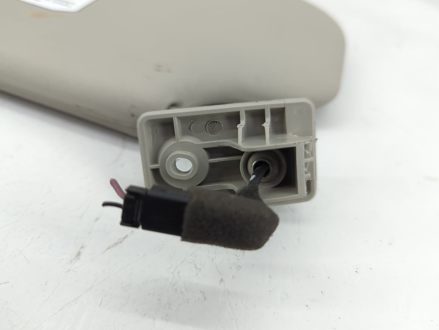2019-2022 Nissan Rogue Sport Sun Visor Shade Replacement Passenger Right Mirror Fits Fits 2019 2020 2021 2022 OEM Used Auto 