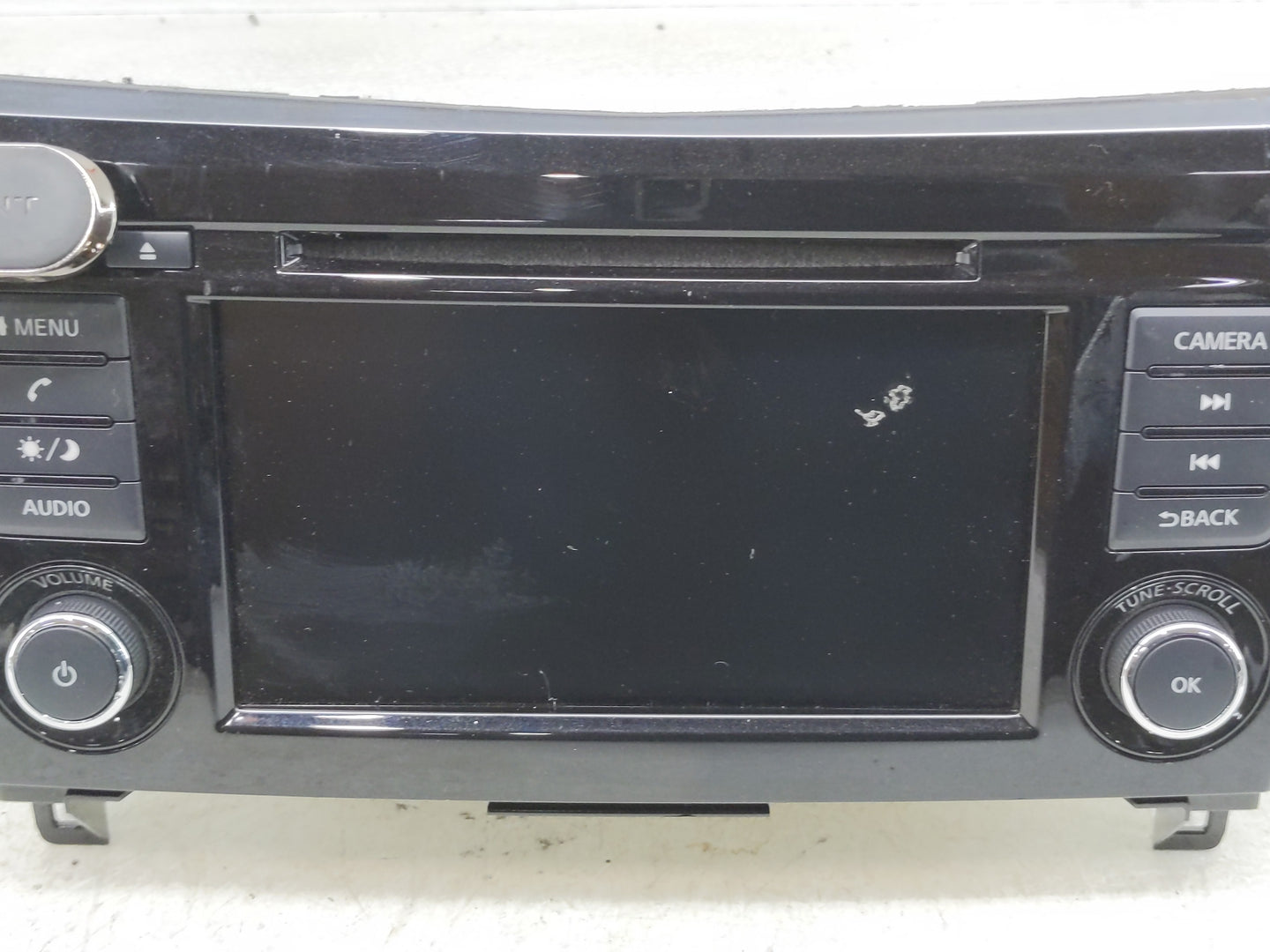 2020 Nissan Rogue Sport Radio AM FM Cd Player Receiver Replacement P/N:2591A8FM0C 7 505 751 067 Fits OEM Used Auto Parts - O