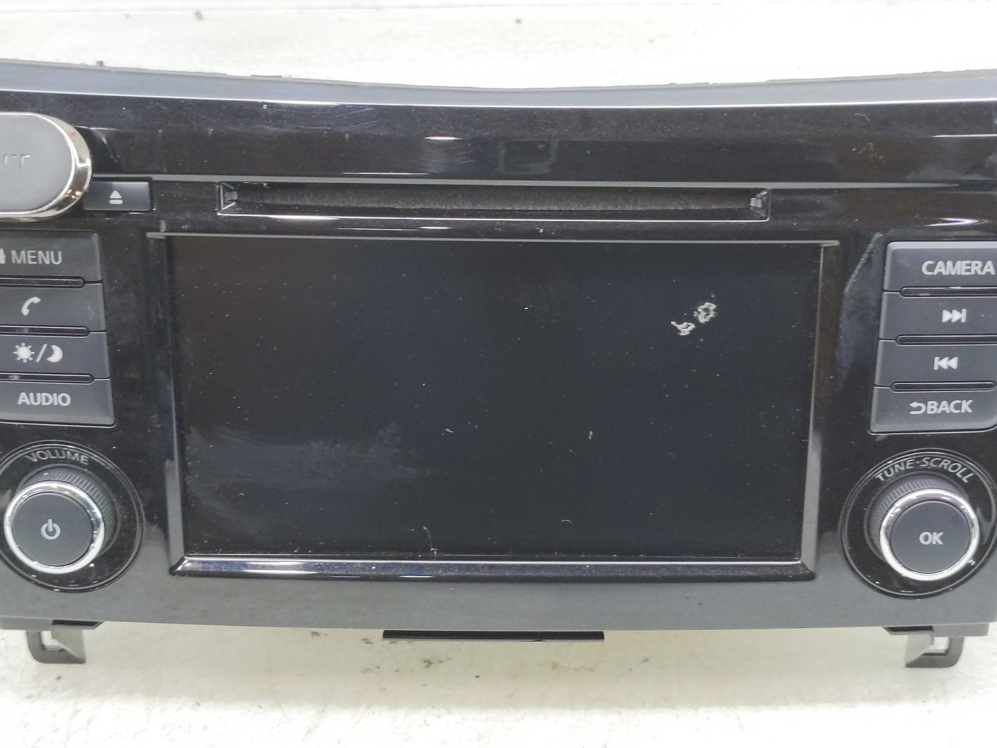 2020 Nissan Rogue Sport Radio AM FM Cd Player Receiver Replacement P/N:2591A8FM0C 7 505 751 067 Fits OEM Used Auto Parts - O