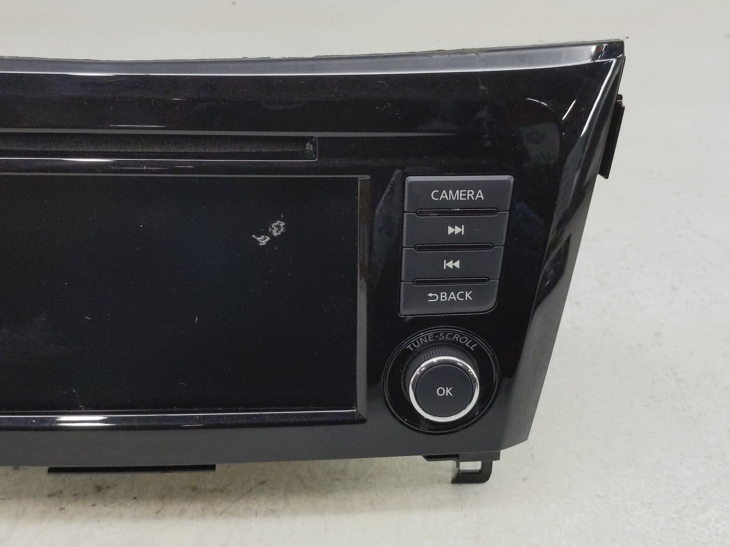 2020 Nissan Rogue Sport Radio AM FM Cd Player Receiver Replacement P/N:2591A8FM0C 7 505 751 067 Fits OEM Used Auto Parts - O