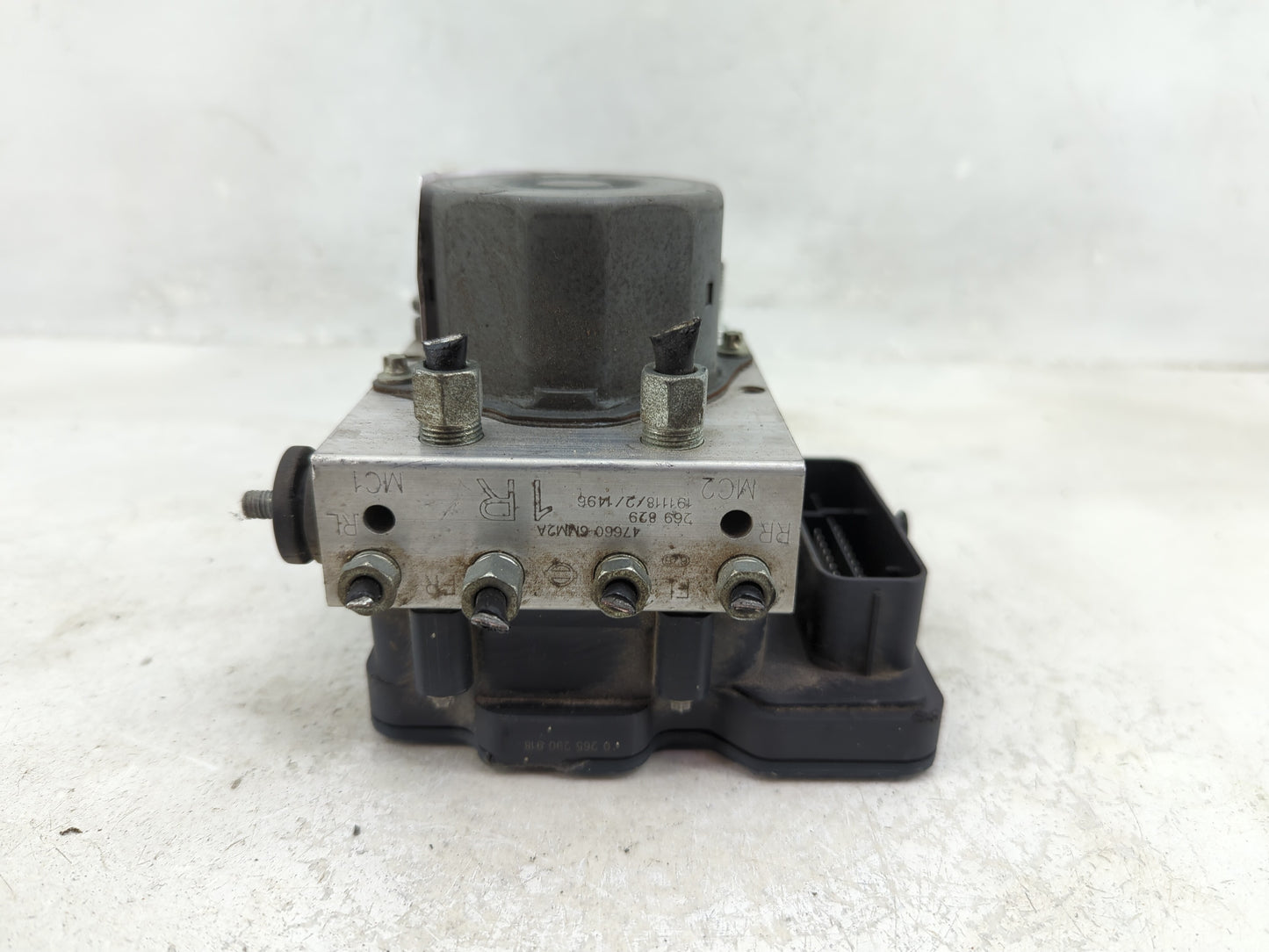 2019-2021 Nissan Rogue Sport ABS Pump Control Module Replacement P/N:47660-6MM2A Fits Fits 2019 2020 2021 OEM Used Auto Part