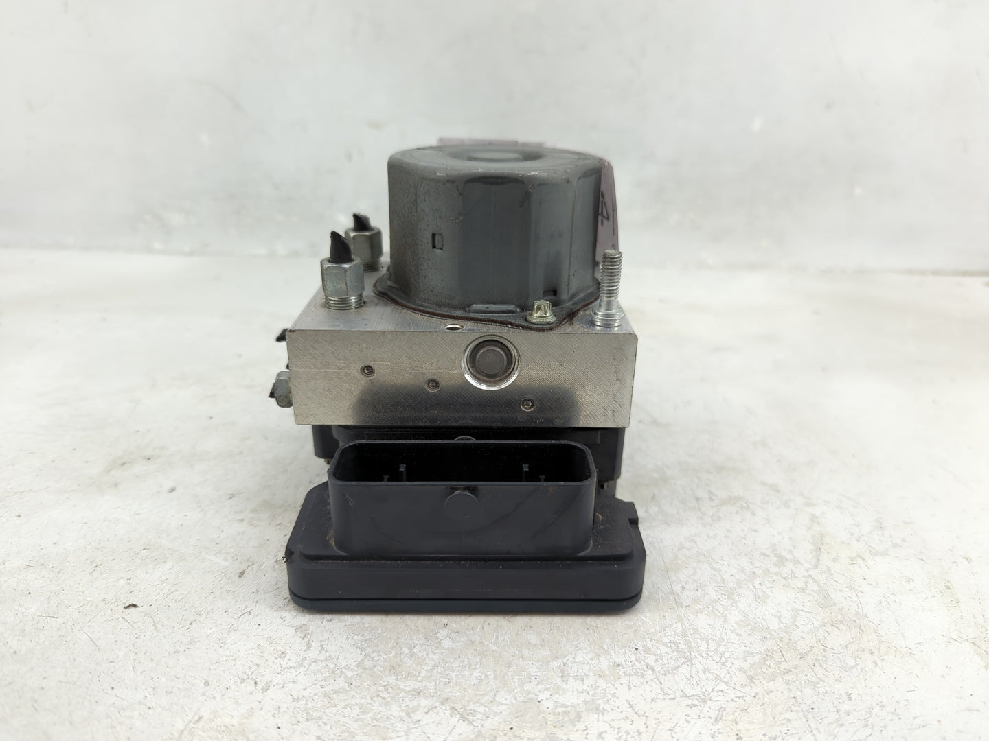 2019-2021 Nissan Rogue Sport ABS Pump Control Module Replacement P/N:47660-6MM2A Fits Fits 2019 2020 2021 OEM Used Auto Part