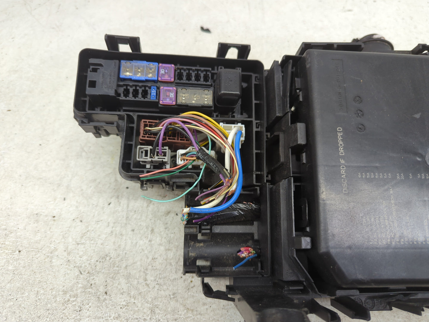 2017-2022 Nissan Rogue Sport Fusebox Fuse Box Panel Relay Module Fits Fits 2017 2018 2019 2020 2021 2022 OEM Used Auto Parts